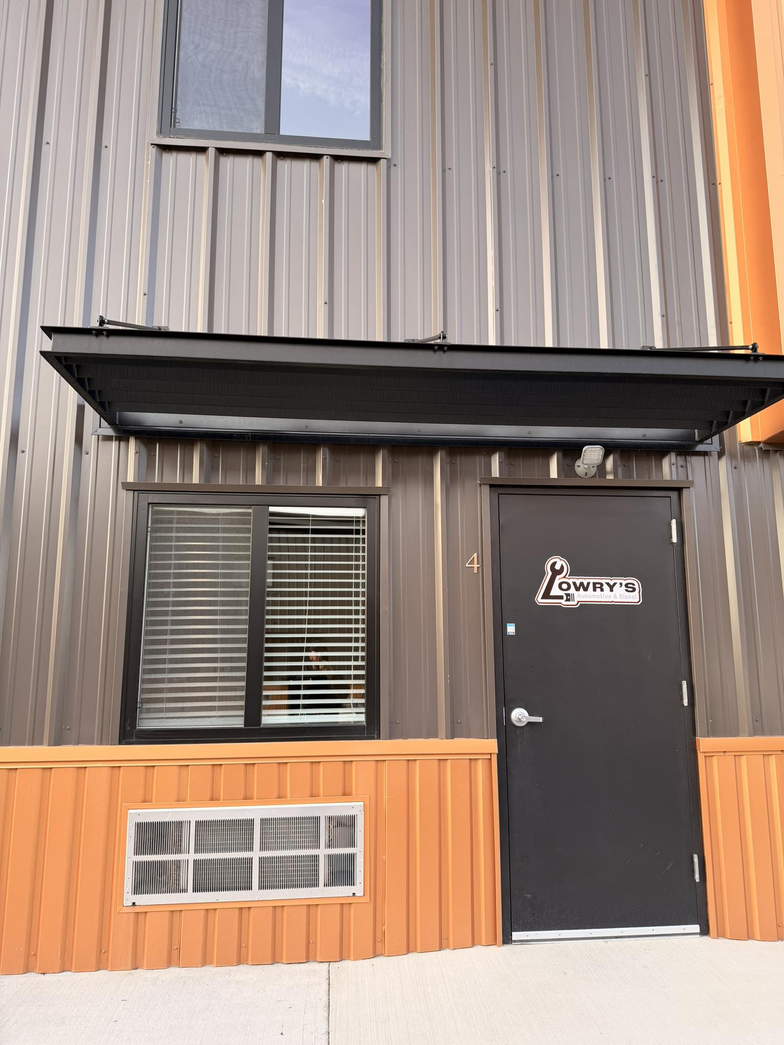 Lowry's Automotive shop exterior